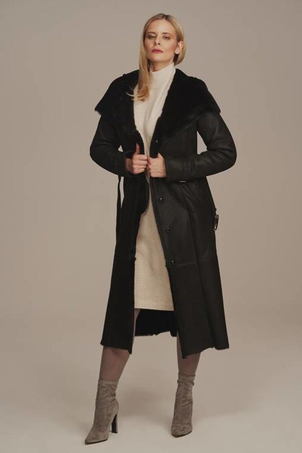 Dlhý dámsky kabát s kapucňou