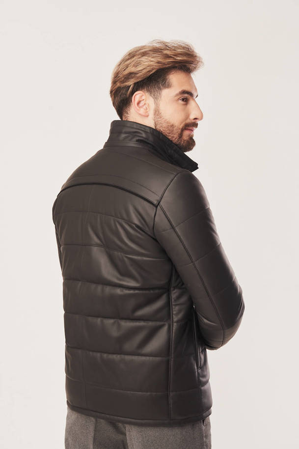 Pánska zimná kožená bunda čiernej farby s kapucňou